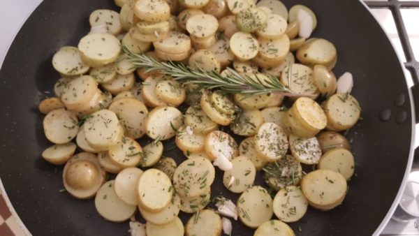 rozmaringos serpenyős krumpli recept 4