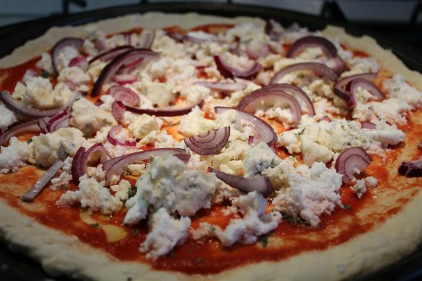 Kéksajtos lila-hagymás pizza 1
