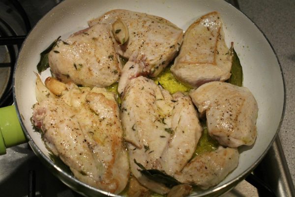 Fokhagymás csirkemell készítése 1